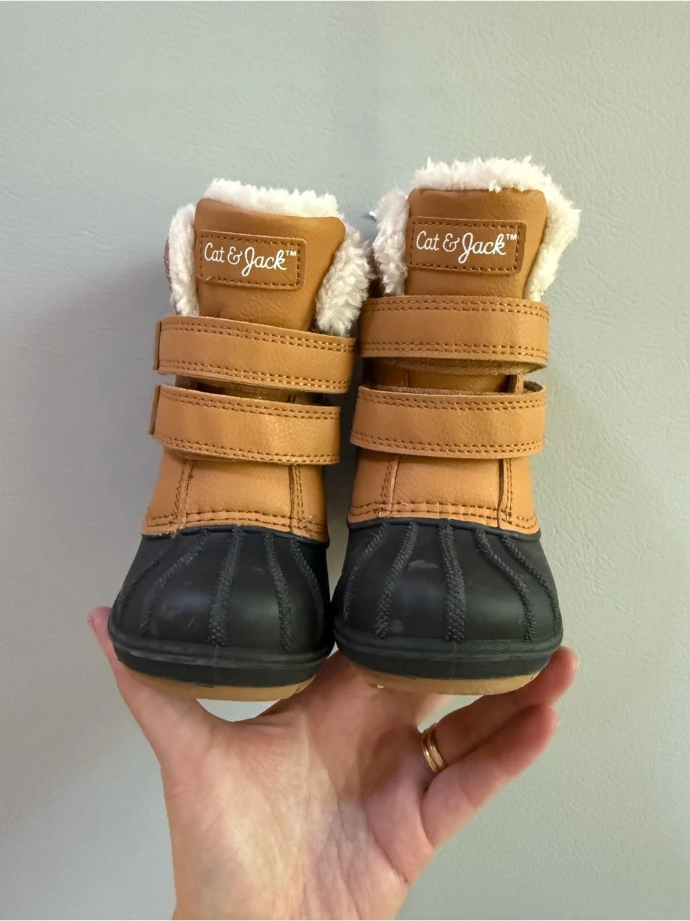Cat & Jack Kids Tan Snow Boots Waterproof Sizes 5 Toddler - New w Tags - Scuffs